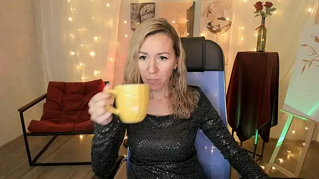 Snapshot of DonnaSmitth chatting on February 13, 2026, 6:52 pm DonnaSmitth online show from February 13, 2026, 6:52 pm