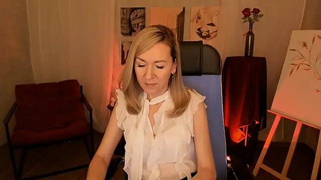 Snapshot of DonnaSmitth chatting on January 5, 2026, 6:33 pm DonnaSmitth online show from January 5, 2026, 6:33 pm