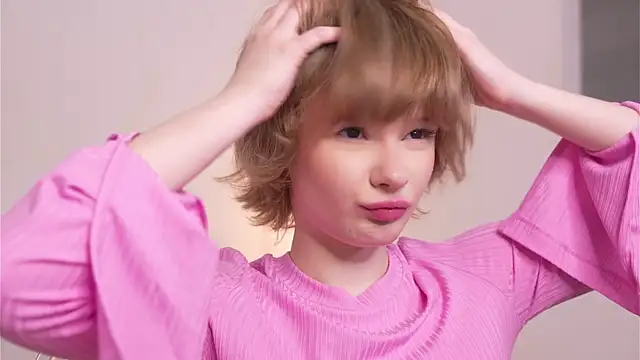 Snapshot of misska__ chatting on October 15, 2025, 2:14 pm misska online show from October 15, 2025, 2:14 pm