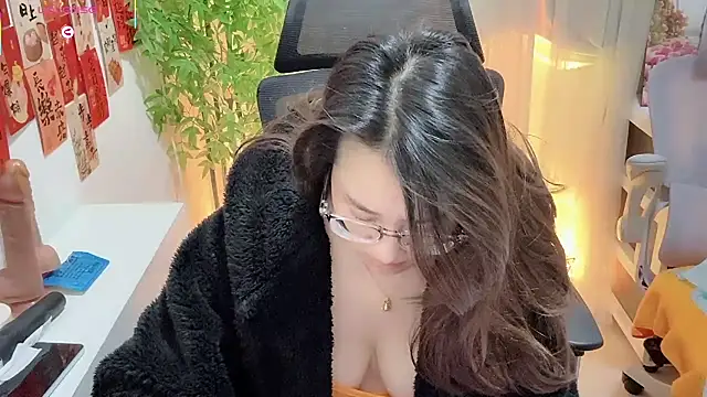 NEWONETO online show from January 13, 2026, 8:35 pm