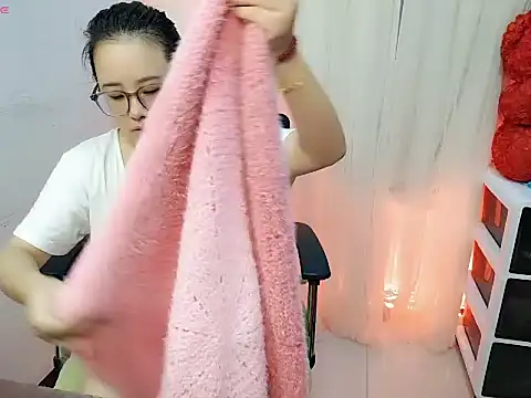 NEWONETO online show from September 28, 2025, 1:40 pm