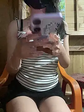 LenaCii online show from December 17, 2025, 5:29 pm