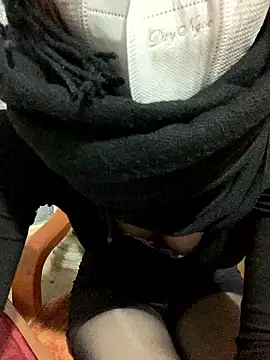 Snapshot of LenaCii chatting on January 7, 2026, 4:23 pm LenaCii online show from January 7, 2026, 4:23 pm