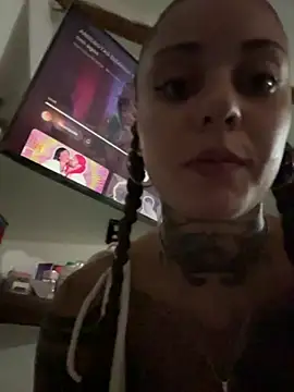 Snapshot of lurosscy chatting on November 26, 2025, 2:33 am lurosscy online show from November 26, 2025, 2:33 am