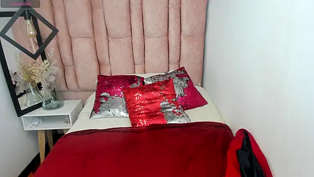 Issa Milf   online show from May 29, 2026, 1:28 pm