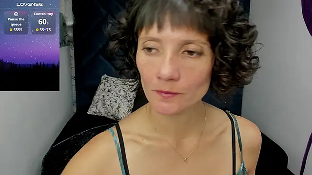 Snapshot of Valery_More__ chatting on October 9, 2025, 1:22 pm Valery More online show from October 9, 2025, 1:22 pm