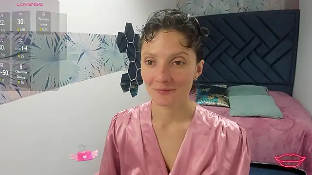 Snapshot of Valery_More__ chatting on February 13, 2026, 1:11 pm Valery More online show from February 13, 2026, 1:11 pm