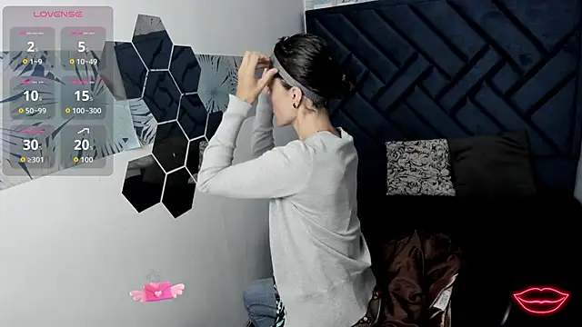 Snapshot of Valery_More__ chatting on January 9, 2026, 12:34 pm Valery More online show from January 9, 2026, 12:34 pm