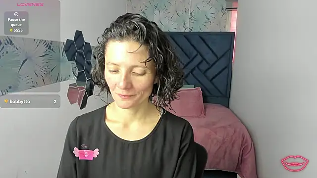 Snapshot of Valery_More__ chatting on February 27, 2026, 1:11 pm Valery More online show from February 27, 2026, 1:11 pm