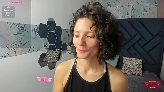 Snapshot of Valery_More__ chatting on February 9, 2026, 1:09 pm Valery More online show from February 9, 2026, 1:09 pm