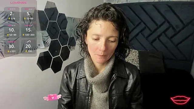 Snapshot of Valery_More__ chatting on January 13, 2026, 12:09 pm Valery More online show from January 13, 2026, 12:09 pm