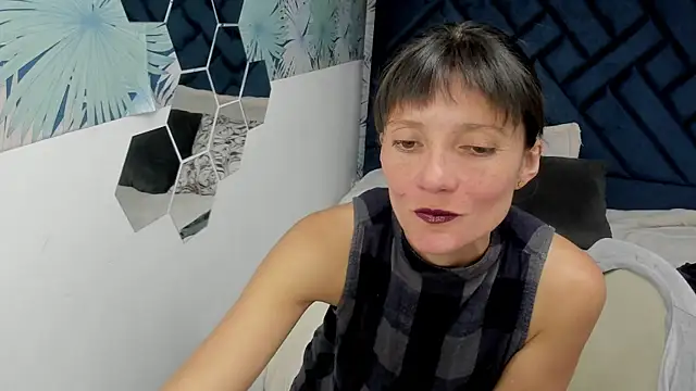 Snapshot of Valery_More__ chatting on October 3, 2025, 12:50 pm Valery More online show from October 3, 2025, 12:50 pm