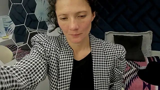 Snapshot of Valery_More__ chatting on November 13, 2025, 12:09 pm Valery More online show from November 13, 2025, 12:09 pm