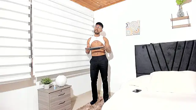 Snapshot of Taylormaccurdy_ chatting on October 1, 2025, 3:16 pm Taylormaccurdy online show from October 1, 2025, 3:16 pm