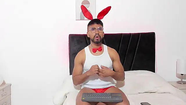 Snapshot of Taylormaccurdy_ chatting on October 31, 2025, 1:52 pm Taylormaccurdy online show from October 31, 2025, 1:52 pm