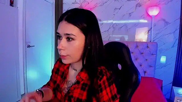 SusanVilla online show from December 5, 2025, 2:59 pm