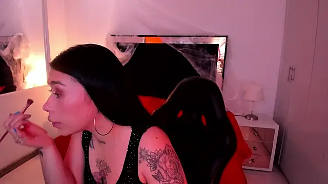 Snapshot of SusanVilla chatting on October 21, 2025, 7:35 pm SusanVilla online show from October 21, 2025, 7:35 pm