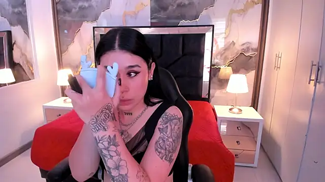 Snapshot of SusanVilla chatting on November 17, 2025, 6:12 pm SusanVilla online show from November 17, 2025, 6:12 pm