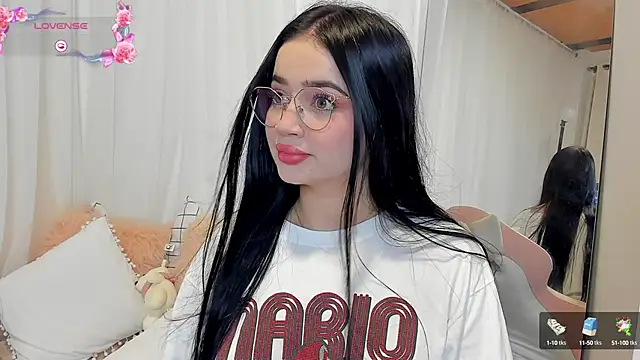 Snapshot of _miasophie_ chatting on October 5, 2025, 2:24 am miasophie online show from October 5, 2025, 2:24 am