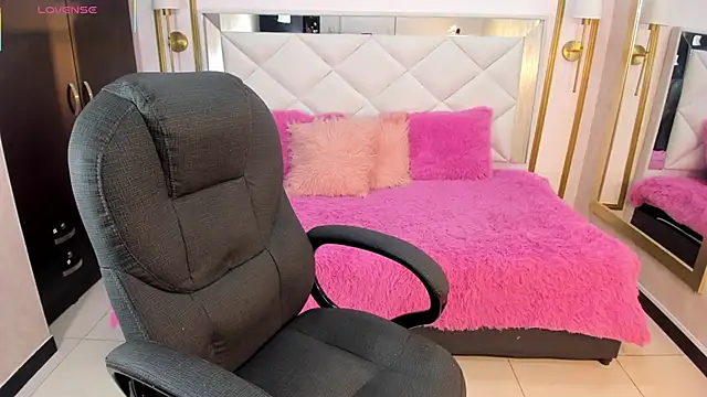 Snapshot of i_kristi chatting on October 18, 2025, 7:49 pm i kristi online show from October 18, 2025, 7:49 pm