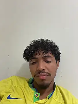 Snapshot of moreninhoosexy chatting on June 14, 2026, 1:02 am moreninhoosexy online show from June 14, 2026, 1:02 am