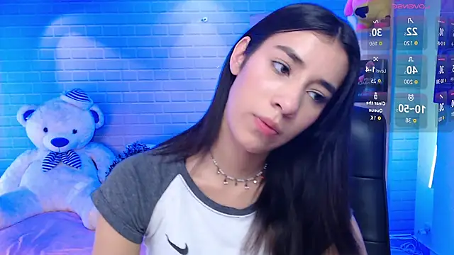 Snapshot of koyuki_san chatting on October 27, 2025, 7:04 pm koyuki san online show from October 27, 2025, 7:04 pm