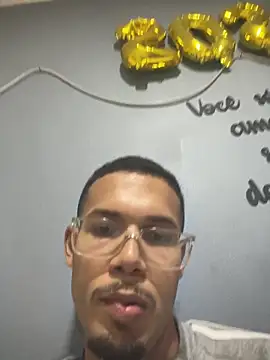 Snapshot of MCLZK chatting on March 3, 2026, 10:28 pm MCLZK online show from March 3, 2026, 10:28 pm