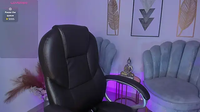 zharaa fox online show from March 8, 2026, 2:04 am