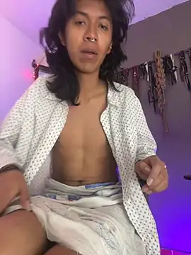 MadamLeRouge online show from November 19, 2025, 10:32 pm