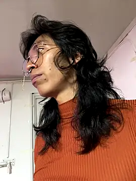 MadamLeRouge online show from November 29, 2025, 11:38 pm