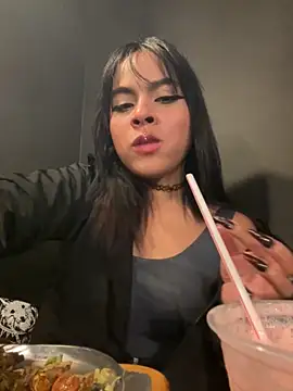 Snapshot of Veeronica_ chatting on October 3, 2025, 2:59 am Veeronica online show from October 3, 2025, 2:59 am