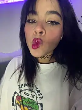 Snapshot of Veeronica_ chatting on September 27, 2025, 1:12 am Veeronica online show from September 27, 2025, 1:12 am