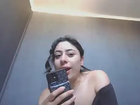 Snapshot of Ignvcivv chatting on October 20, 2025, 8:42 pm Ignvcivv online show from October 20, 2025, 8:42 pm