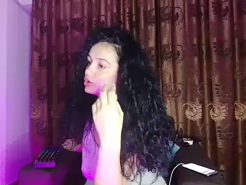 Snapshot of JadeLure chatting on October 9, 2025, 5:57 pm JadeLure online show from October 9, 2025, 5:57 pm