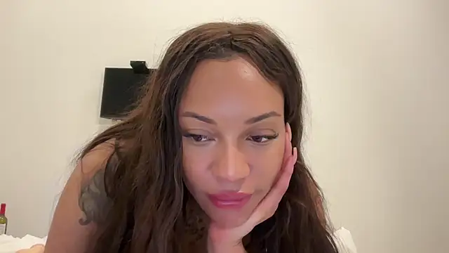 Snapshot of realrockybee1 chatting on October 24, 2025, 11:04 pm realrockybee1 online show from October 24, 2025, 11:04 pm