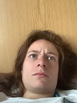 GoldenPussy1329 online show from April 19, 2026, 12:17 pm