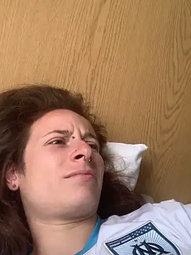 GoldenPussy1329 online show from April 22, 2026, 1:40 pm