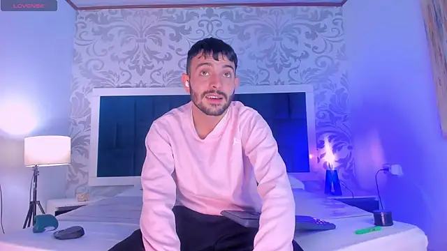 VynnyBlacke  online show from January 14, 2026, 3:10 am