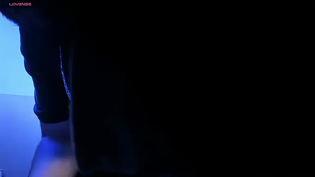 Snapshot of VynnyBlacke_ chatting on October 17, 2025, 9:38 pm VynnyBlacke online show from October 17, 2025, 9:38 pm