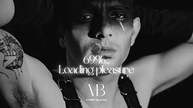 Snapshot of VynnyBlacke_ chatting on November 8, 2025, 9:07 pm VynnyBlacke online show from November 8, 2025, 9:07 pm