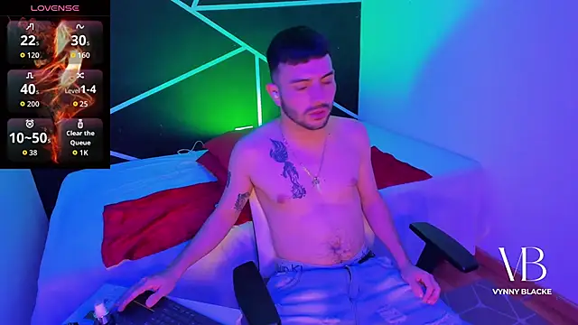 Snapshot of VynnyBlacke_ chatting on December 2, 2025, 9:49 pm VynnyBlacke online show from December 2, 2025, 9:49 pm