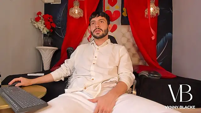 VynnyBlacke  online show from February 15, 2026, 7:51 am