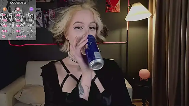 luna son online show from April 8, 2026, 10:22 pm