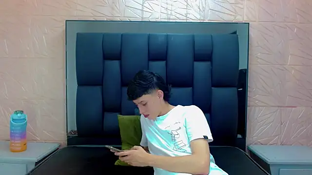 thaigo twink38 online show from November 23, 2025, 11:59 pm