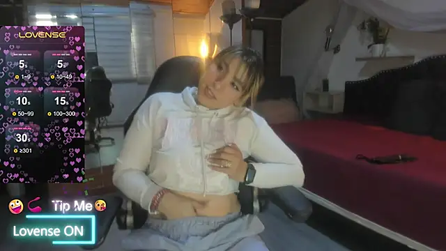 Snapshot of sophialyh_1 chatting on June 3, 2026, 1:01 pm sophialyh 1 online show from June 3, 2026, 1:01 pm
