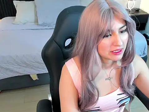 Maya Rivers online show from September 30, 2025, 4:40 am