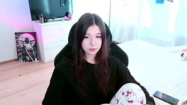 Snapshot of Azaliya_Haze chatting on June 26, 2026, 8:42 am Azaliya Haze online show from June 26, 2026, 8:42 am