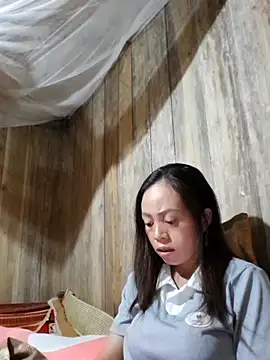 Snapshot of Tuyet_xx chatting on October 20, 2025, 8:53 pm Tuyet xx online show from October 20, 2025, 8:53 pm