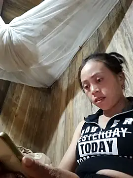 Snapshot of Tuyet_xx chatting on October 19, 2025, 1:36 pm Tuyet xx online show from October 19, 2025, 1:36 pm