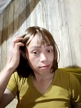 Snapshot of Tuyet_xx chatting on October 31, 2025, 2:13 pm Tuyet xx online show from October 31, 2025, 2:13 pm